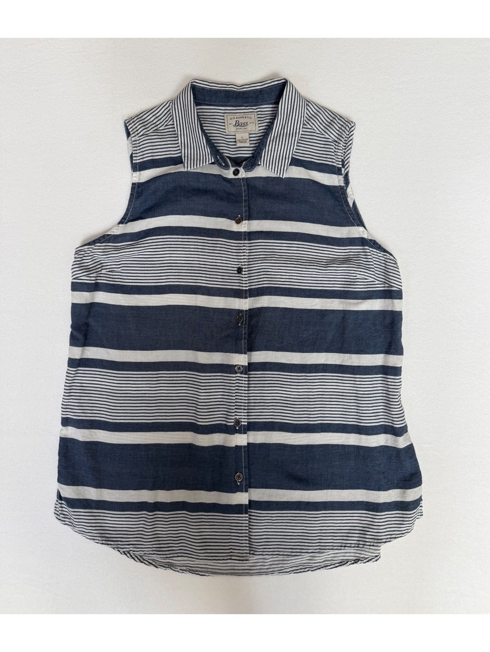 G.H. Bass & Co. Sleeveless Button-Up Striped Blouse Size L